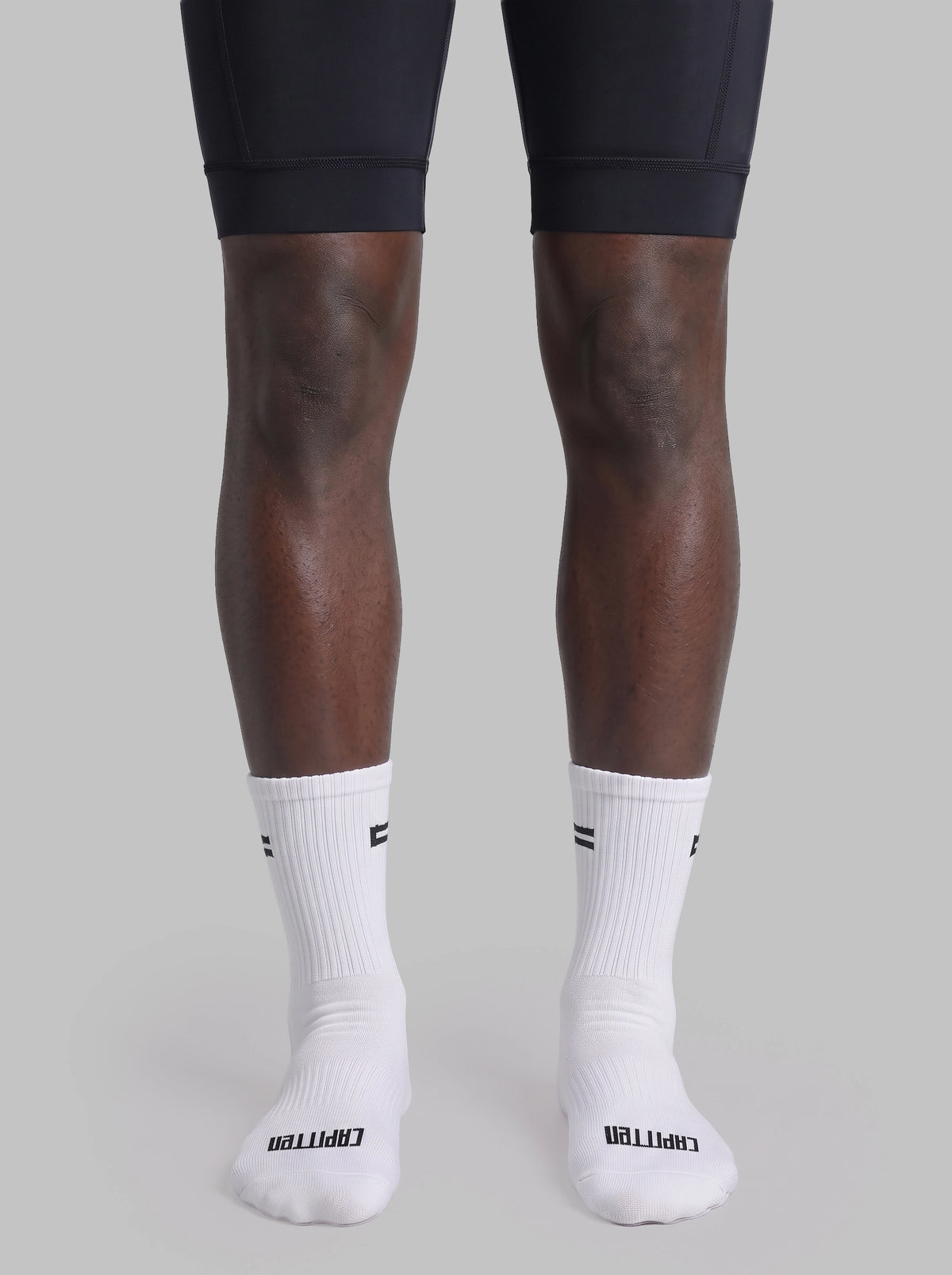 Calcetines blancos altos